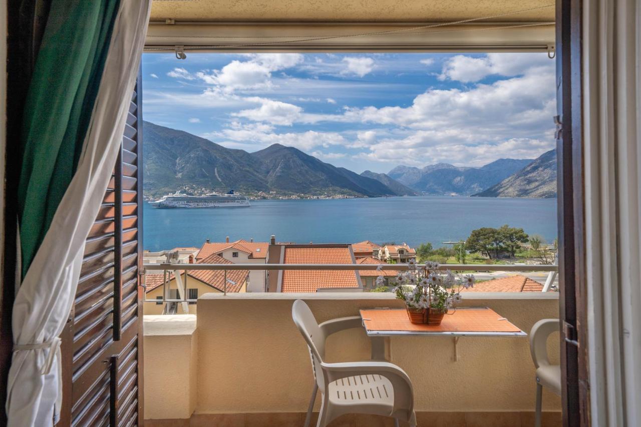 Seaside Serenity: 2-Bedroom Apartment With Boka Bay View Κότορ Εξωτερικό φωτογραφία