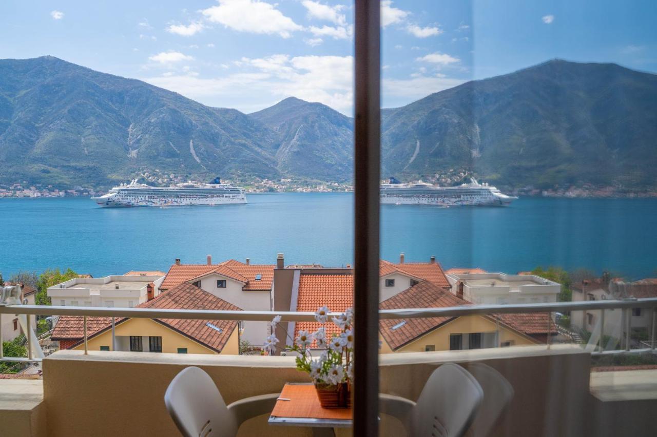 Seaside Serenity: 2-Bedroom Apartment With Boka Bay View Κότορ Εξωτερικό φωτογραφία