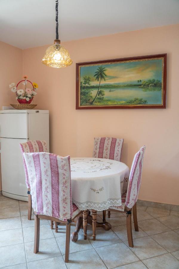 Seaside Serenity: 2-Bedroom Apartment With Boka Bay View Κότορ Εξωτερικό φωτογραφία