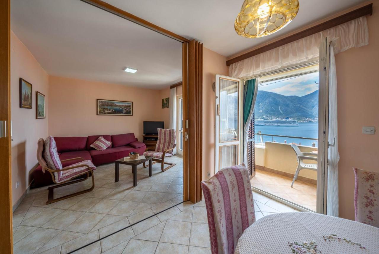 Seaside Serenity: 2-Bedroom Apartment With Boka Bay View Κότορ Εξωτερικό φωτογραφία