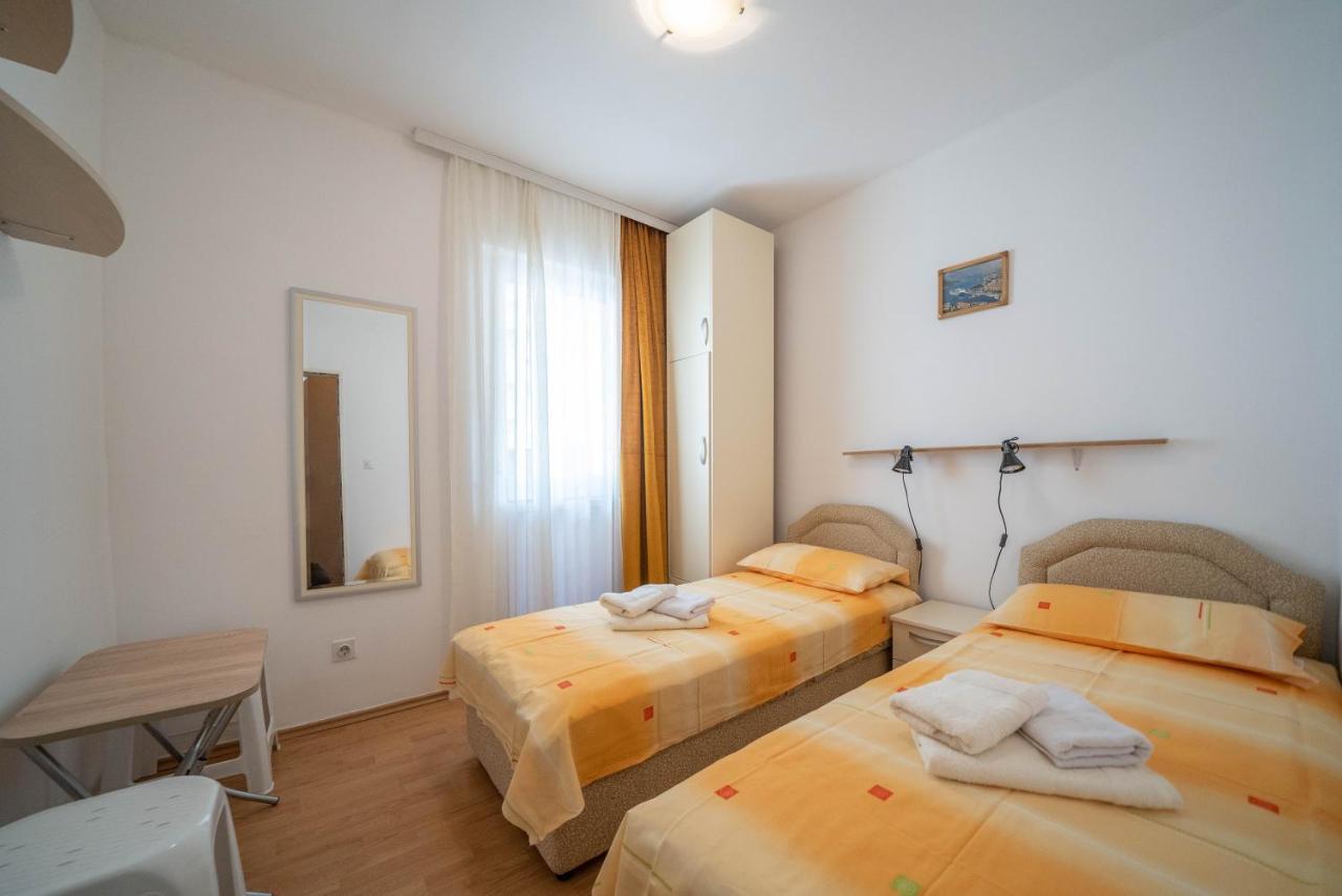 Seaside Serenity: 2-Bedroom Apartment With Boka Bay View Κότορ Εξωτερικό φωτογραφία