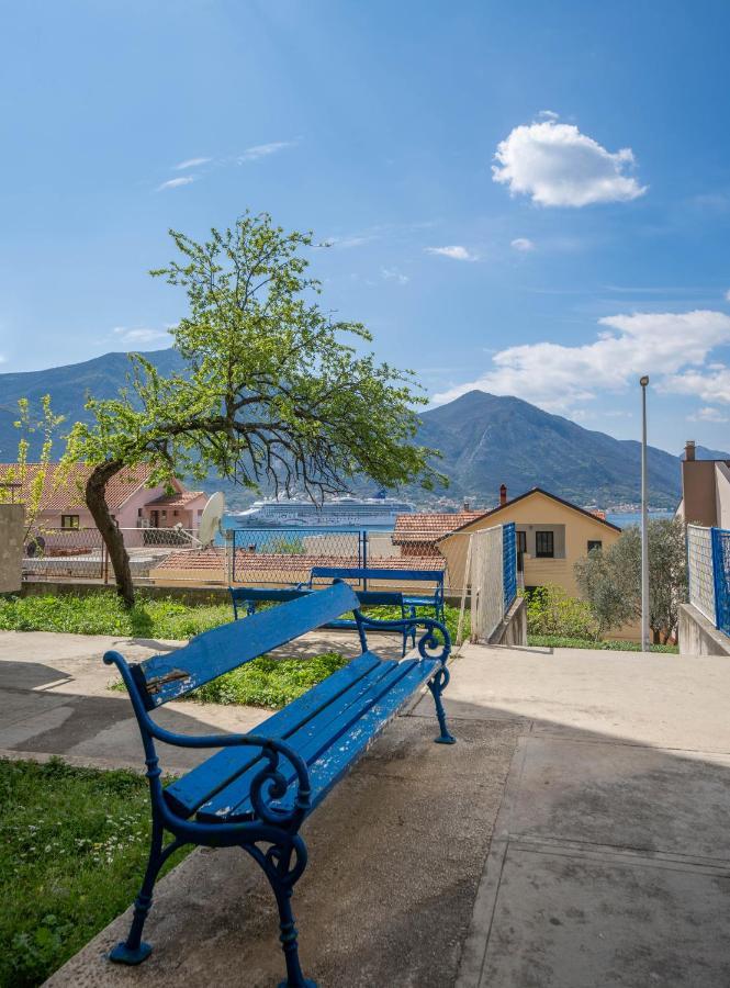 Seaside Serenity: 2-Bedroom Apartment With Boka Bay View Κότορ Εξωτερικό φωτογραφία