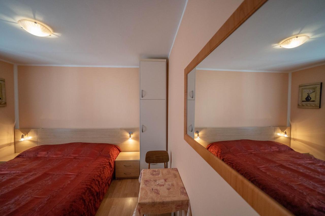 Seaside Serenity: 2-Bedroom Apartment With Boka Bay View Κότορ Εξωτερικό φωτογραφία